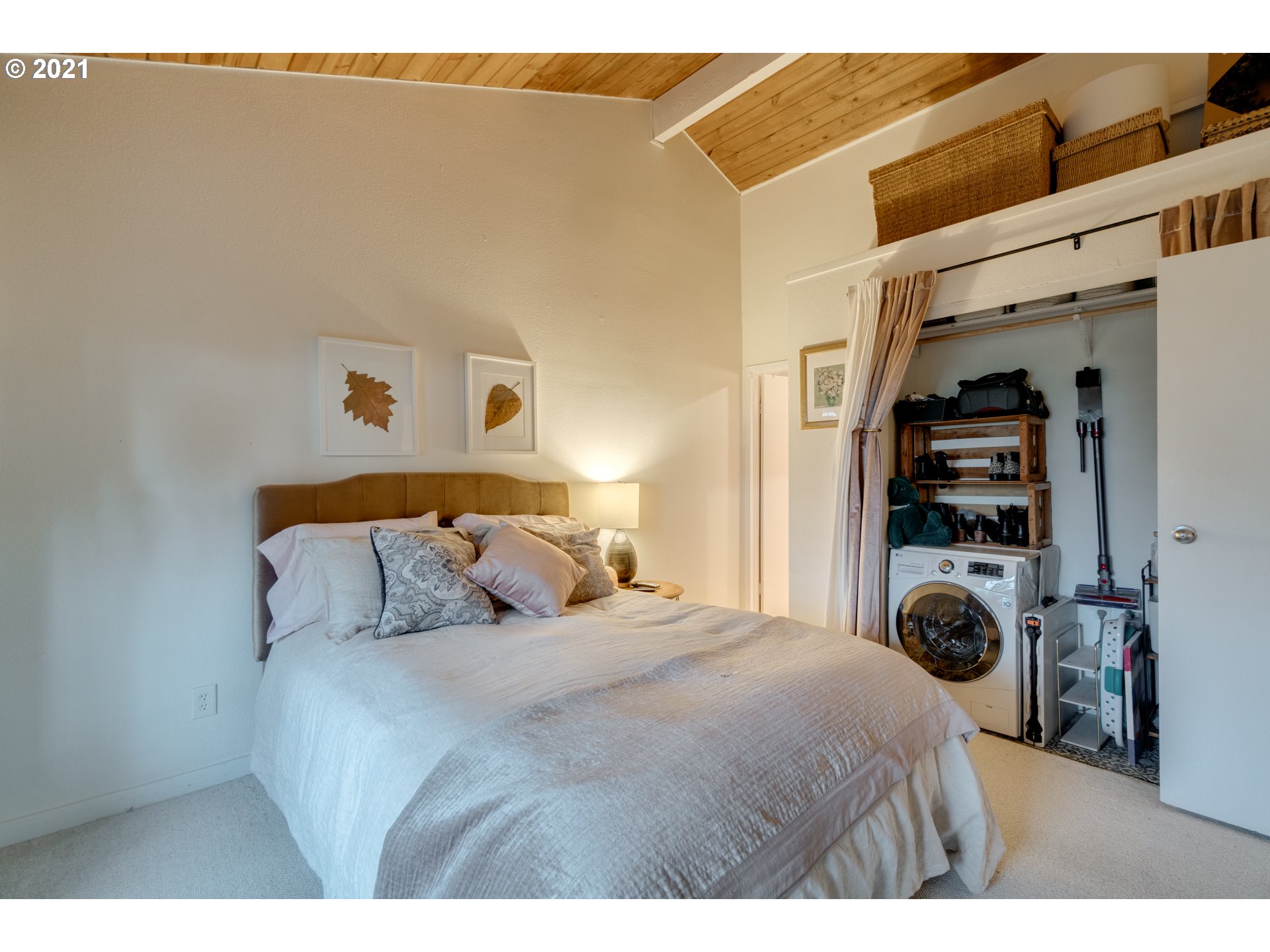 7522 Southwest Barnes Road, Unit B Portland, OR 97225 - Photo 21 of 31 Gallery Image 21