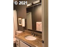 7522 Southwest Barnes Road, Unit B Portland, OR 97225 - Photo 25 of 31 Gallery Image 25