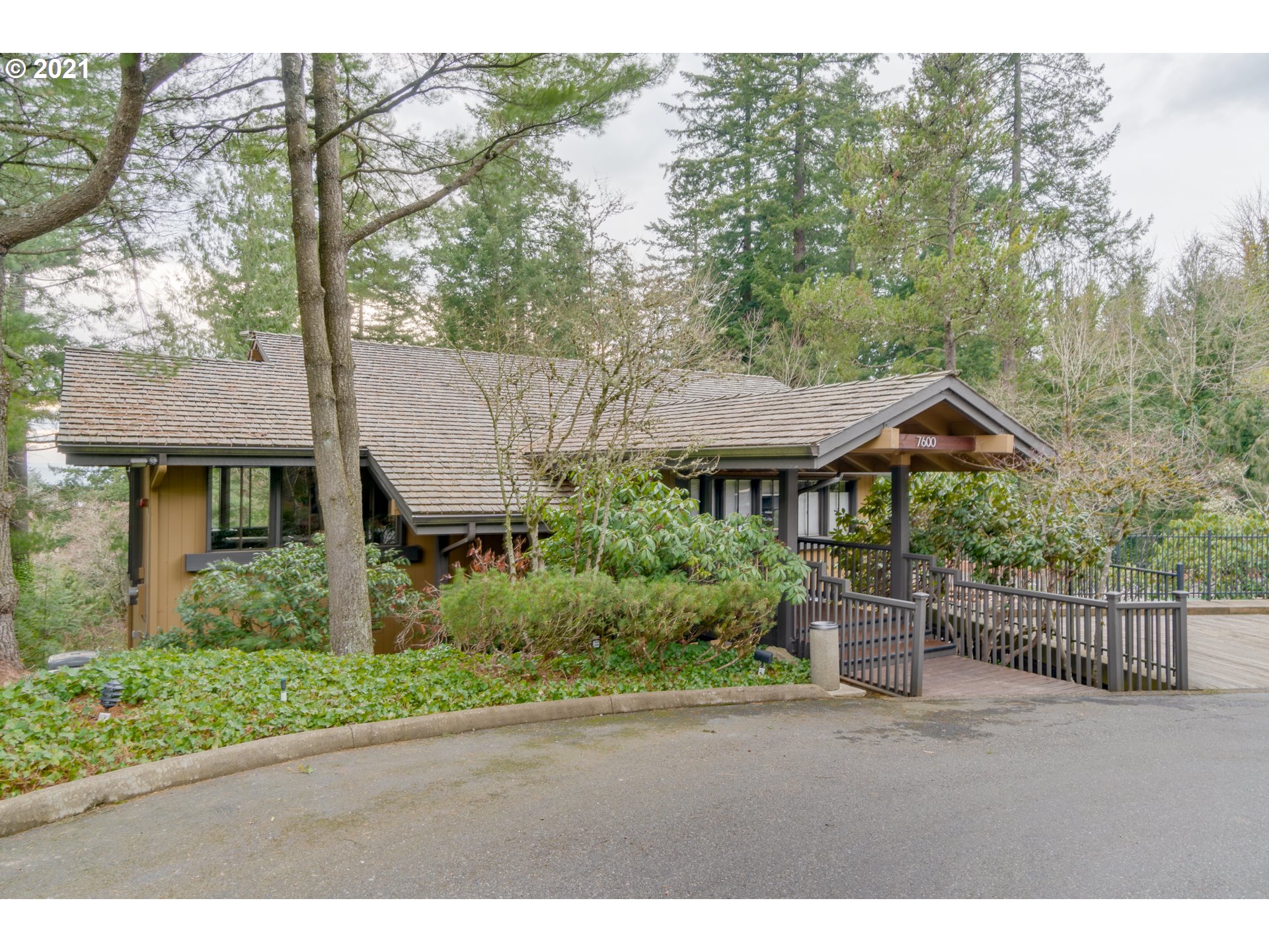 7522 Southwest Barnes Road, Unit B Portland, OR 97225 - Photo 30 of 31 Community Club House