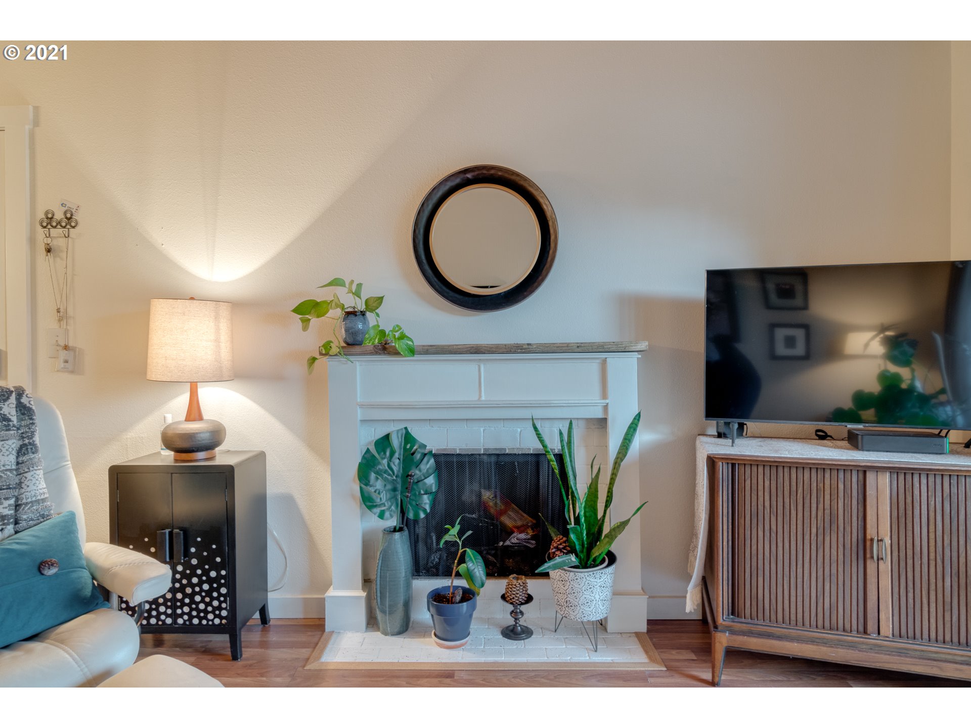 7522 Southwest Barnes Road, Unit B Portland, OR 97225 - Photo 8 of 31 Gallery Image 8