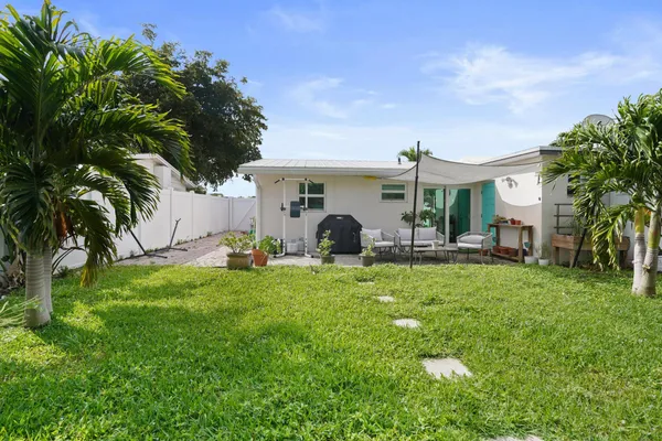 $2,400 | 9 Robalo Court, North Palm Beach, FL 33408