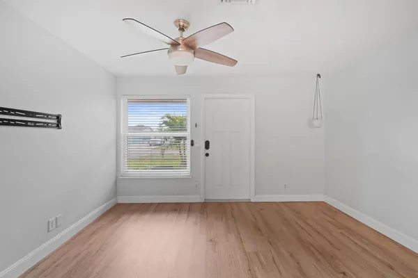 $2,300 | 9 Robalo Court, North Palm Beach, FL 33408