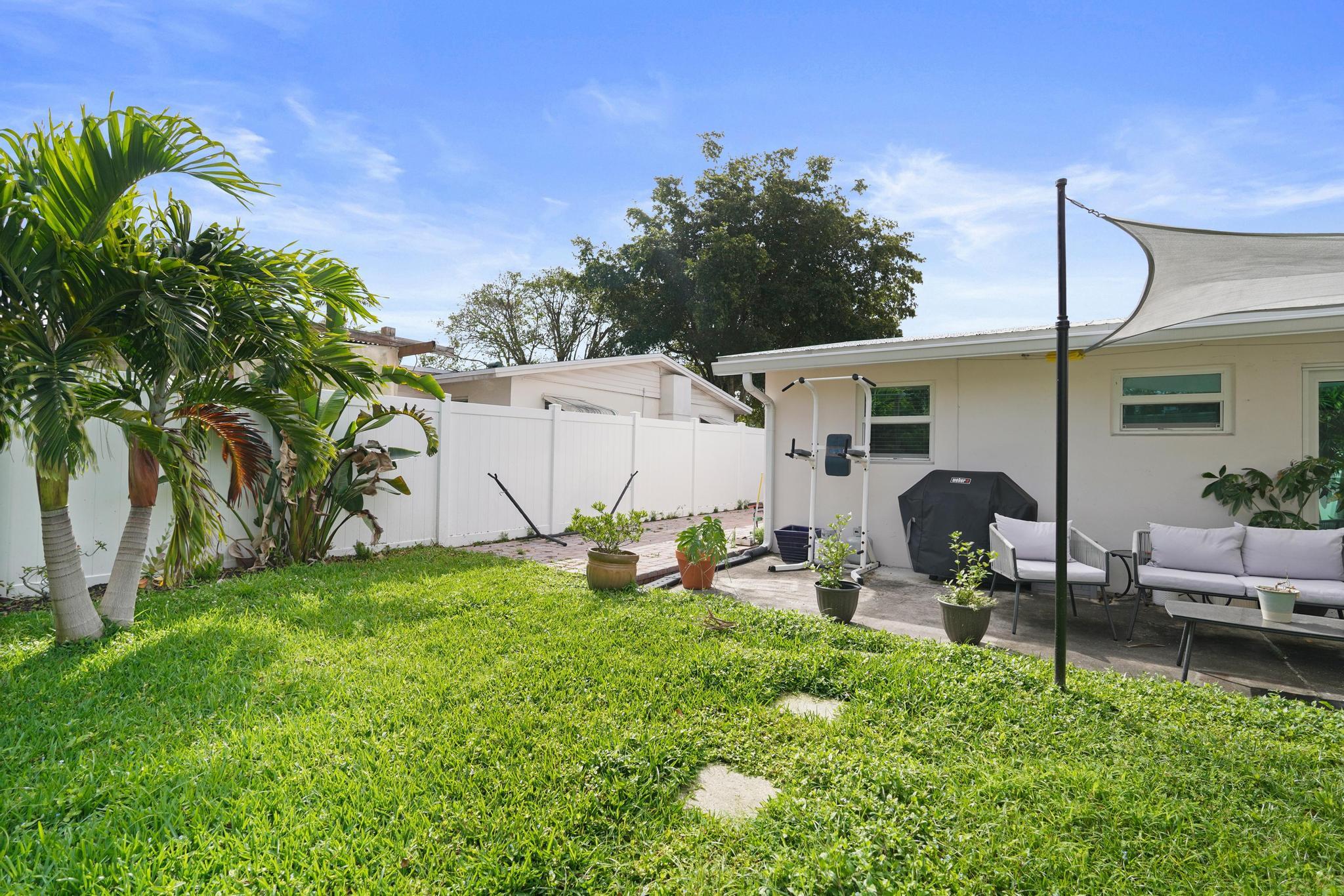 9 Robalo Court North Palm Beach, FL 33408 - Photo 22 of 23 DSC07791_1