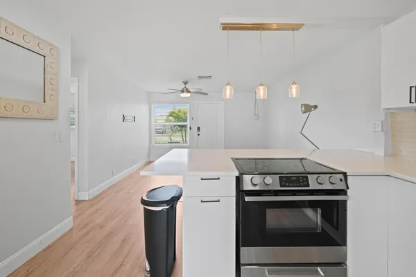 $2,300 | 9 Robalo Court, North Palm Beach, FL 33408