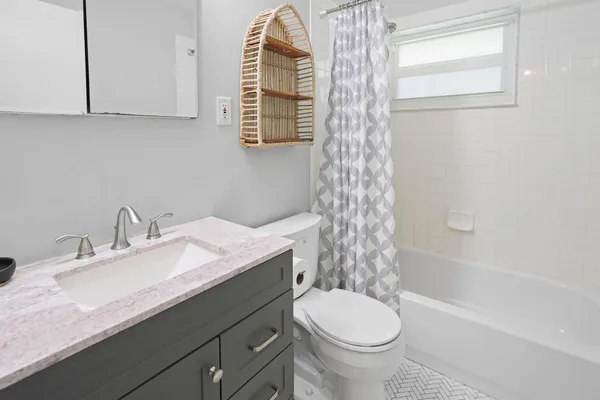$2,300 | 9 Robalo Court, North Palm Beach, FL 33408