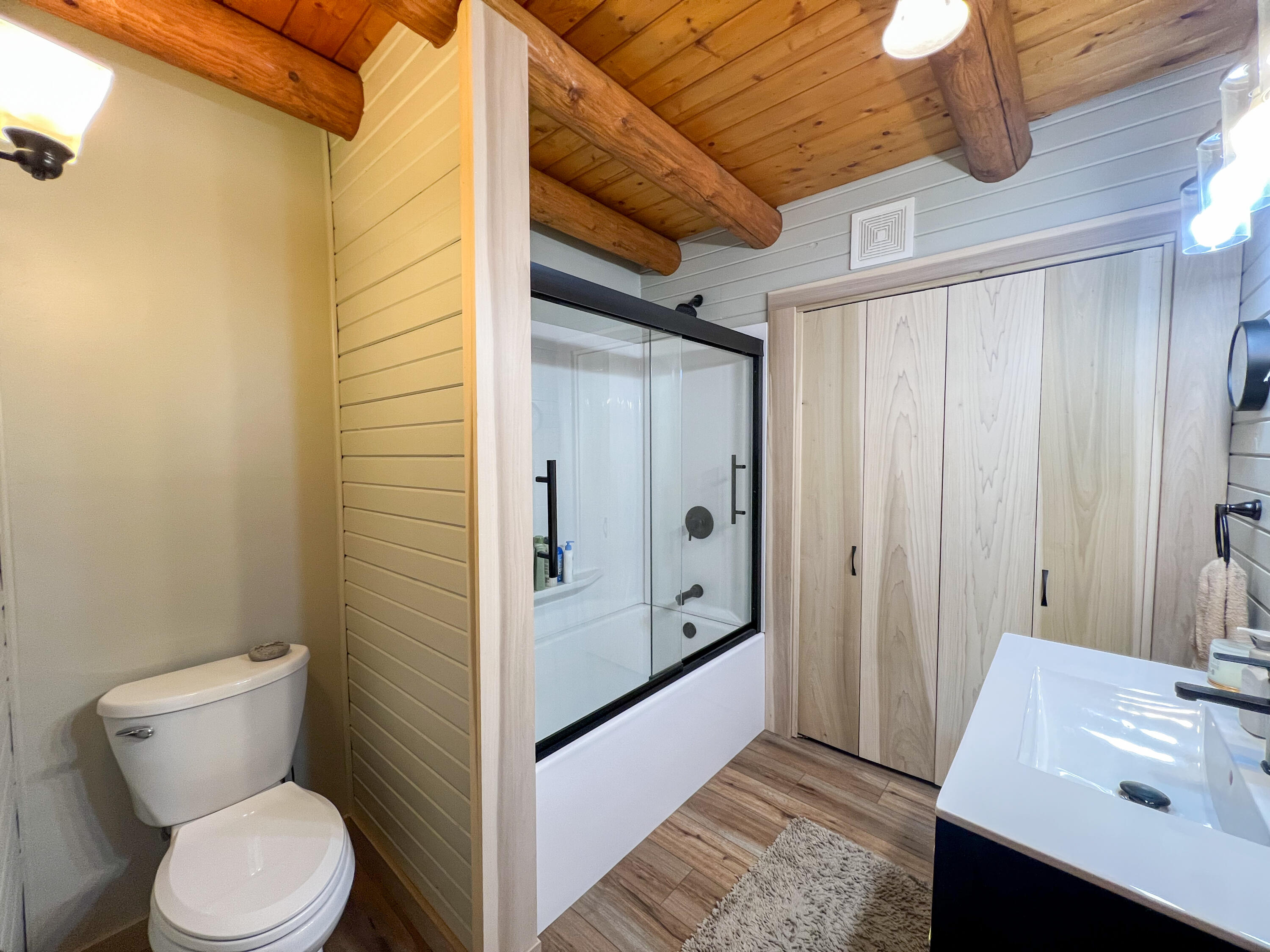 20643 Deer Island View Road Seneca, WI 54626 - Photo 15 of 61 Bathroom