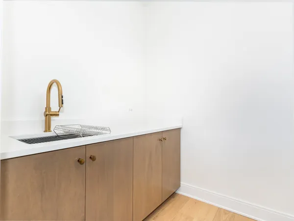 a close view of sink and tap