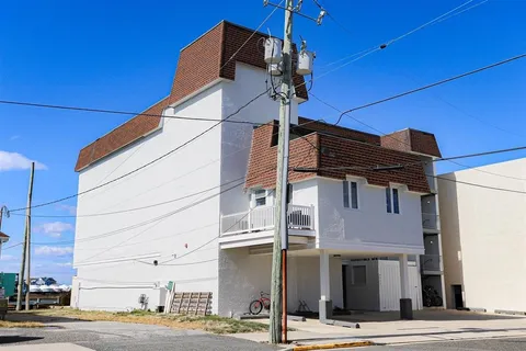 $650,000 | 9511 Sunset Drive, Unit 401, Stone Harbor, NJ 08247