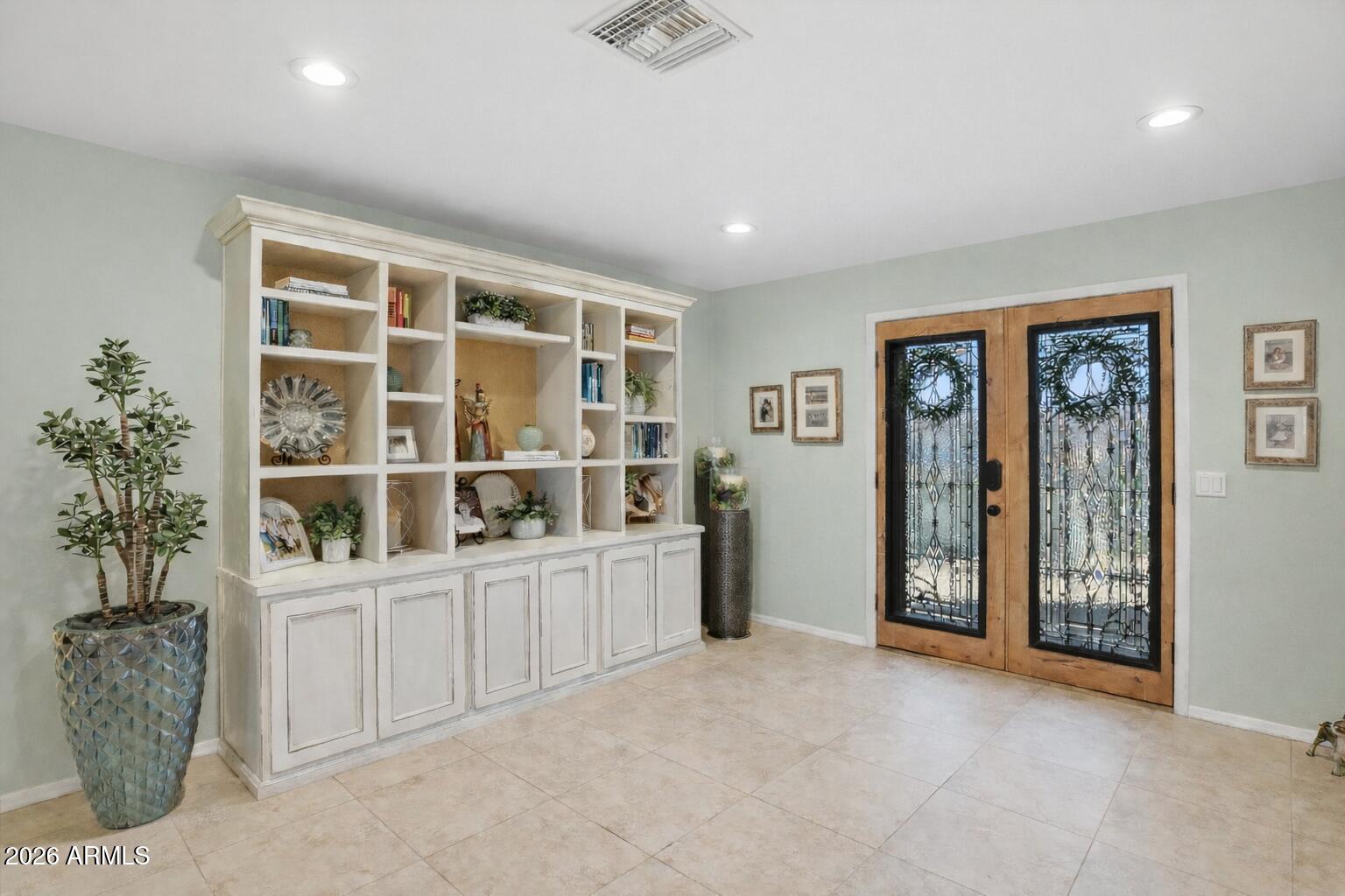 5008 East Bloomfield Road Scottsdale, AZ 85254 - Photo 3 of 25 Entry foyer