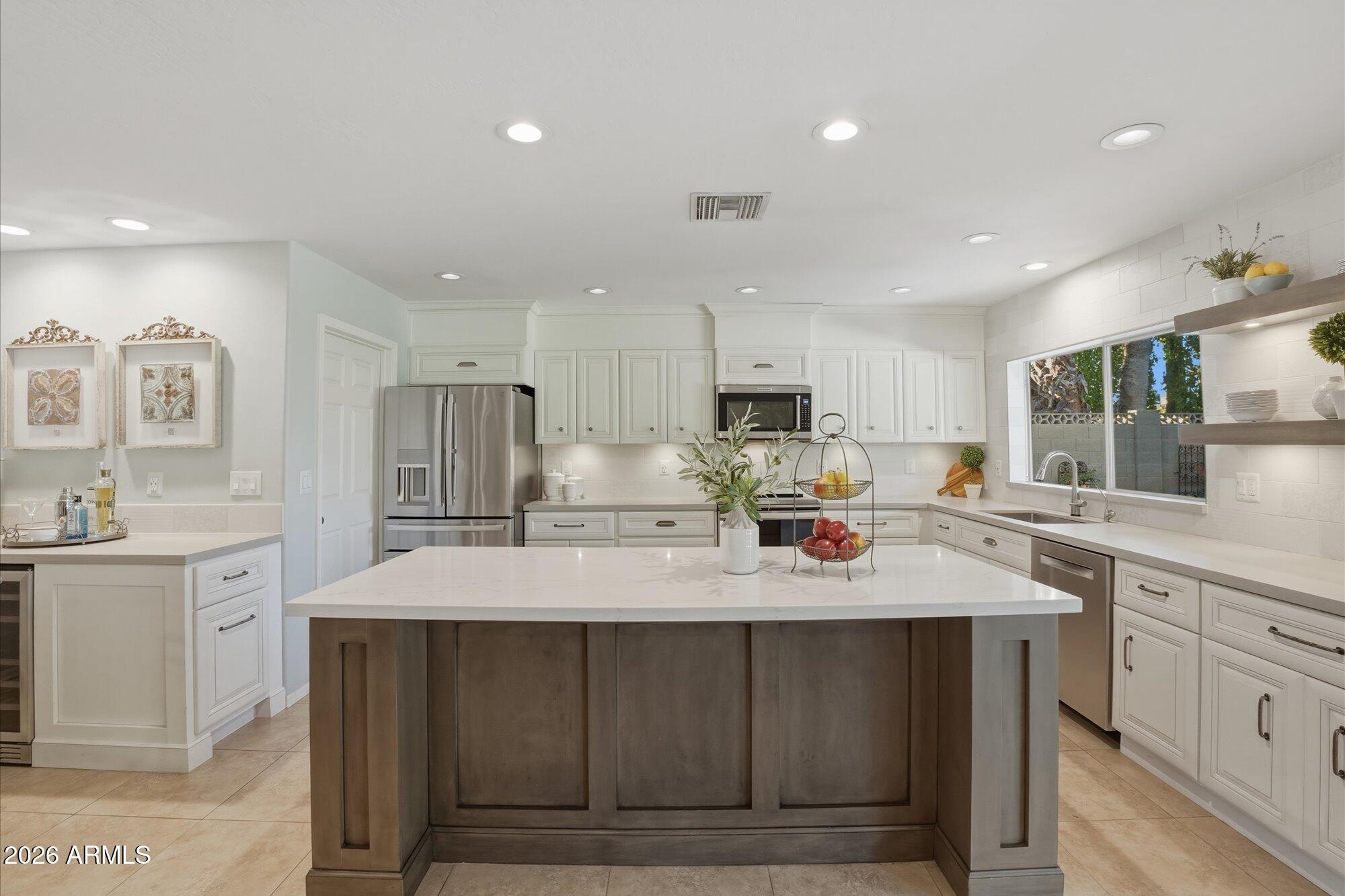 5008 East Bloomfield Road Scottsdale, AZ 85254 - Photo 9 of 25 Kitchen Island