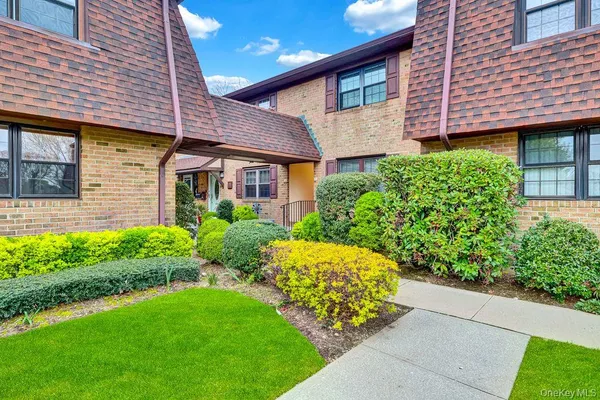 $569,000 | 311 Mariners Way, Copiague, NY 11726