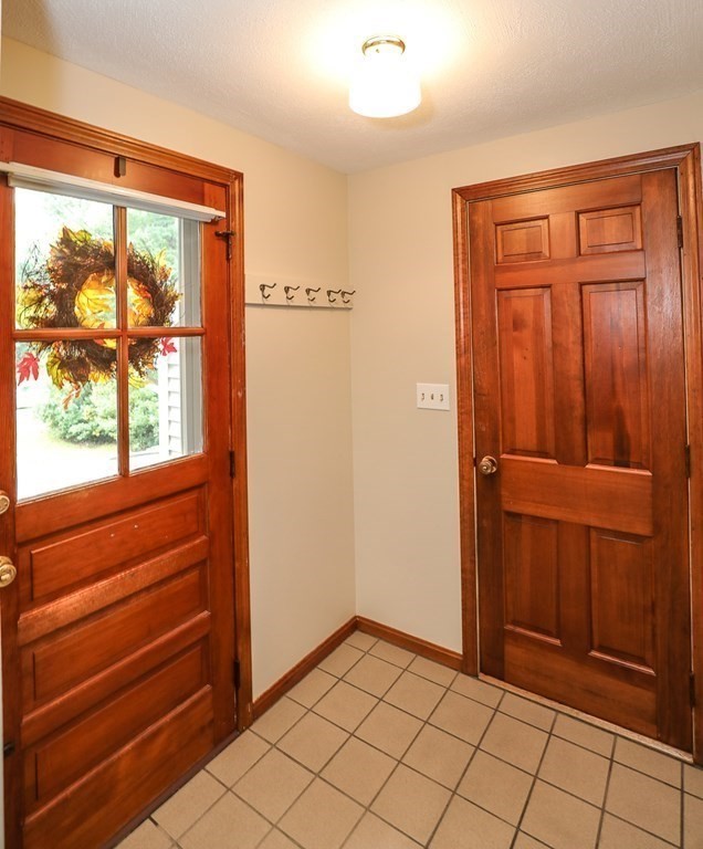 24 Marlboro Road Georgetown, MA 01833 - Photo 6 of 29 Gallery Image 6