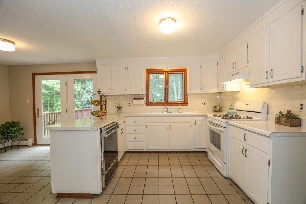 24 Marlboro Road Georgetown, MA 01833 - Photo 10 of 29 Gallery Image 10