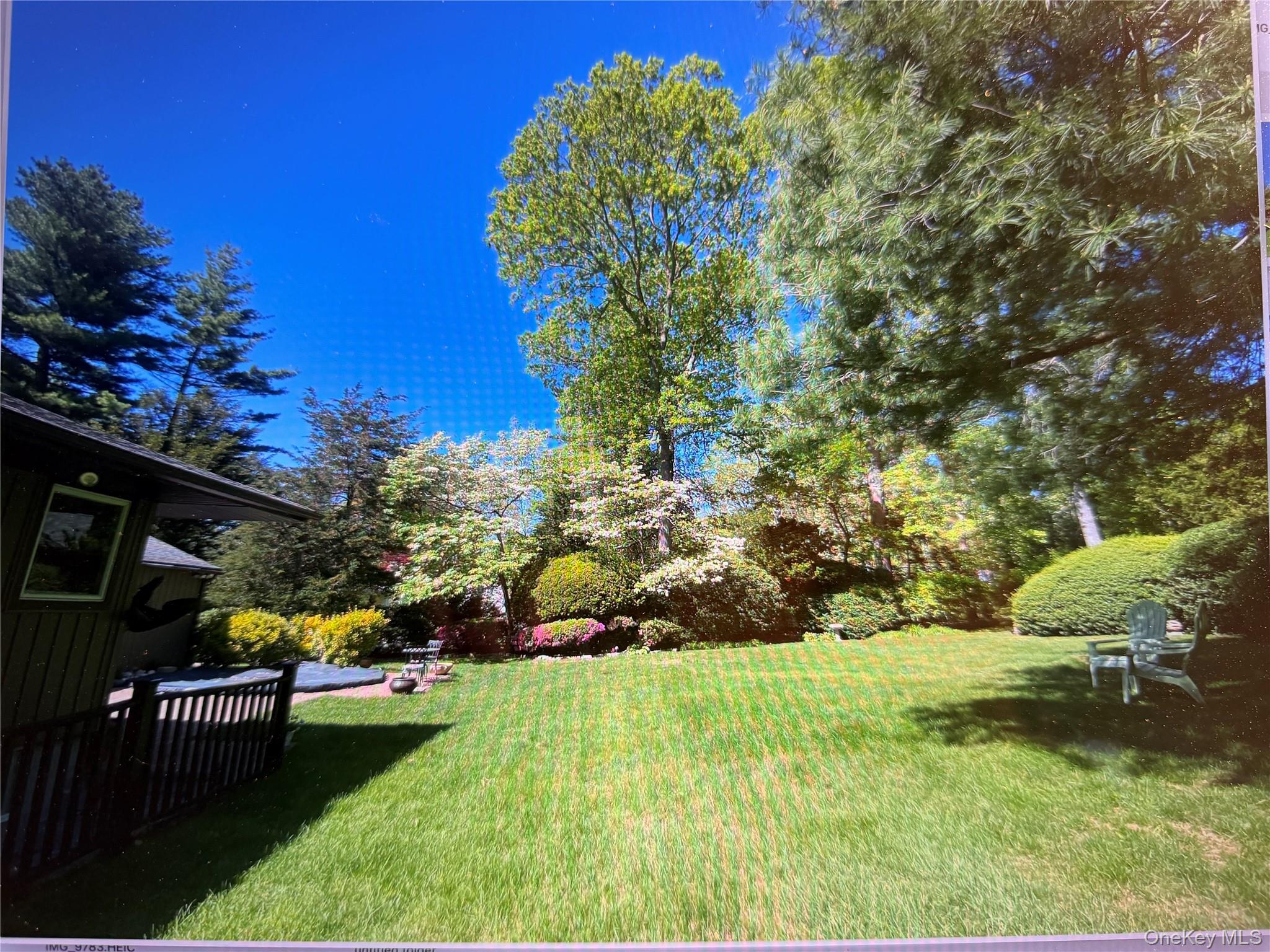 271 Terry Road Smithtown, NY 11787 - Photo 6 of 24 Gallery Image 6