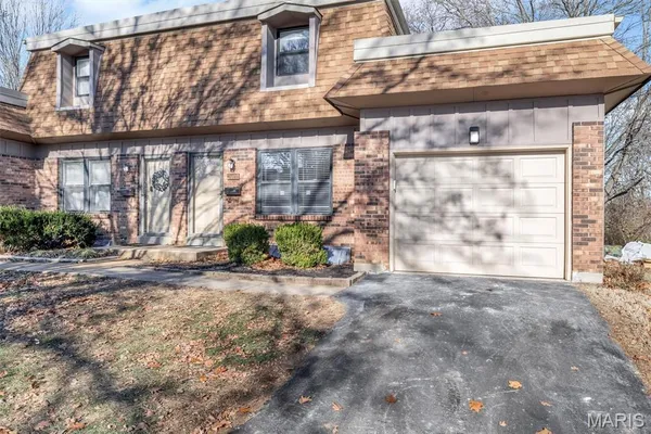 $210,000 | 2499 Dordogne Drive, Maryland Heights, MO 63043