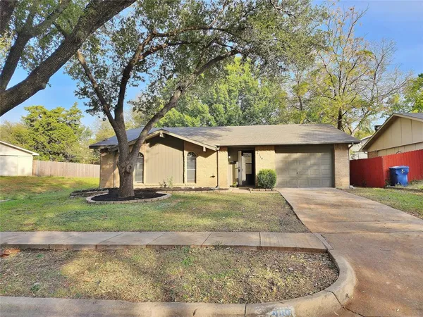 $1,950 | 4118 Salem Drive, Garland, TX 75043