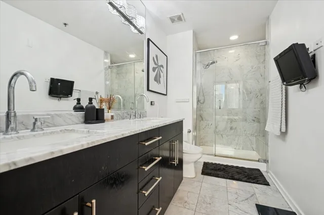 $3,950 | 123 South Green Street, Unit 803B, Chicago, IL 60607