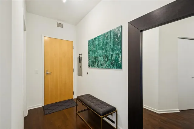 $3,950 | 123 South Green Street, Unit 803B, Chicago, IL 60607