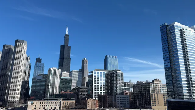 $3,950 | 123 South Green Street, Unit 803B, Chicago, IL 60607