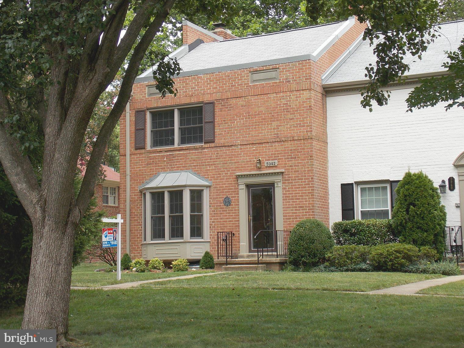 5942 Seabright Road Springfield, VA 22152 - Photo 1 of 24 Exterior (Front)