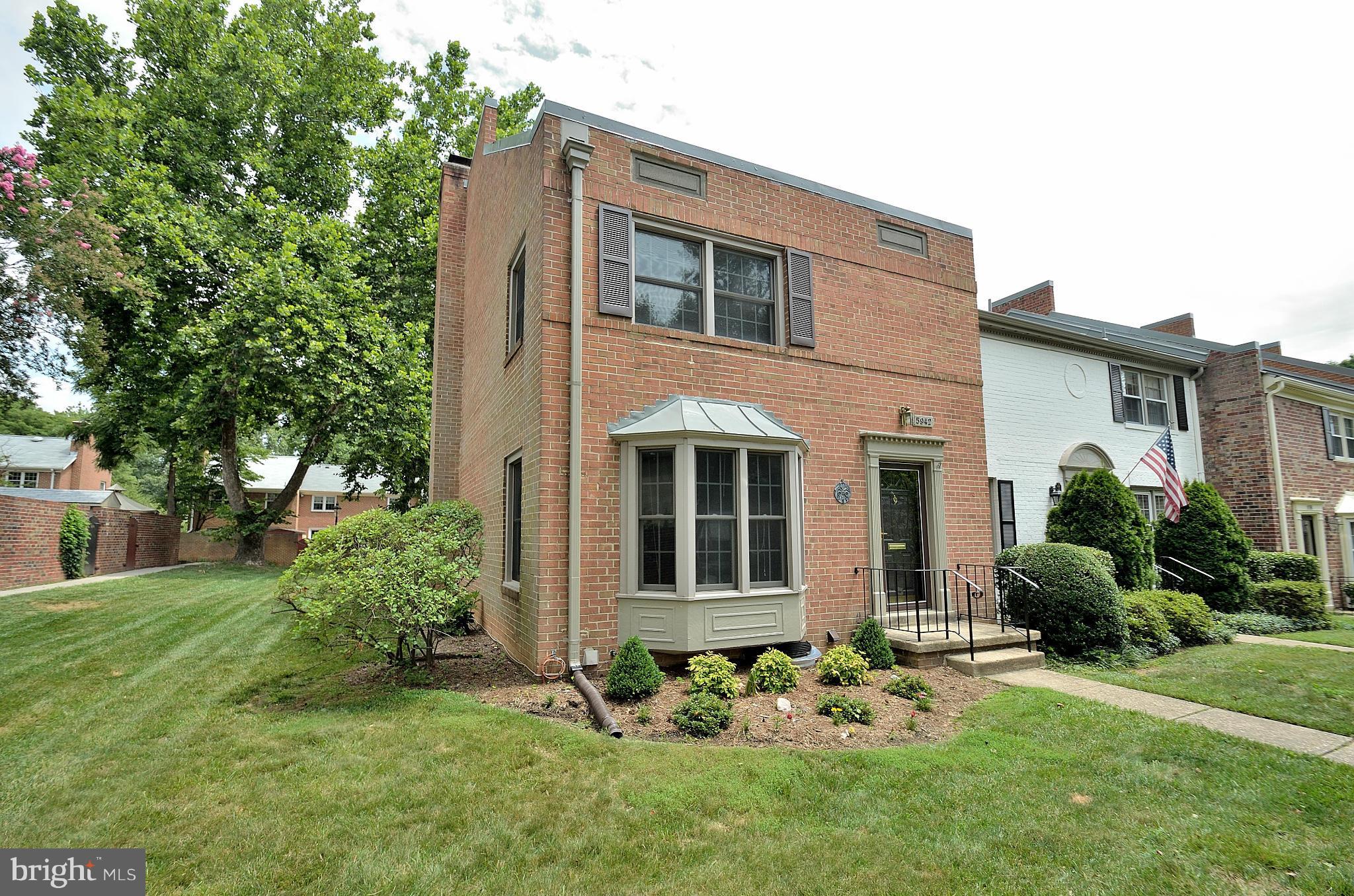 5942 Seabright Road Springfield, VA 22152 - Photo 2 of 24 Exterior (Front)