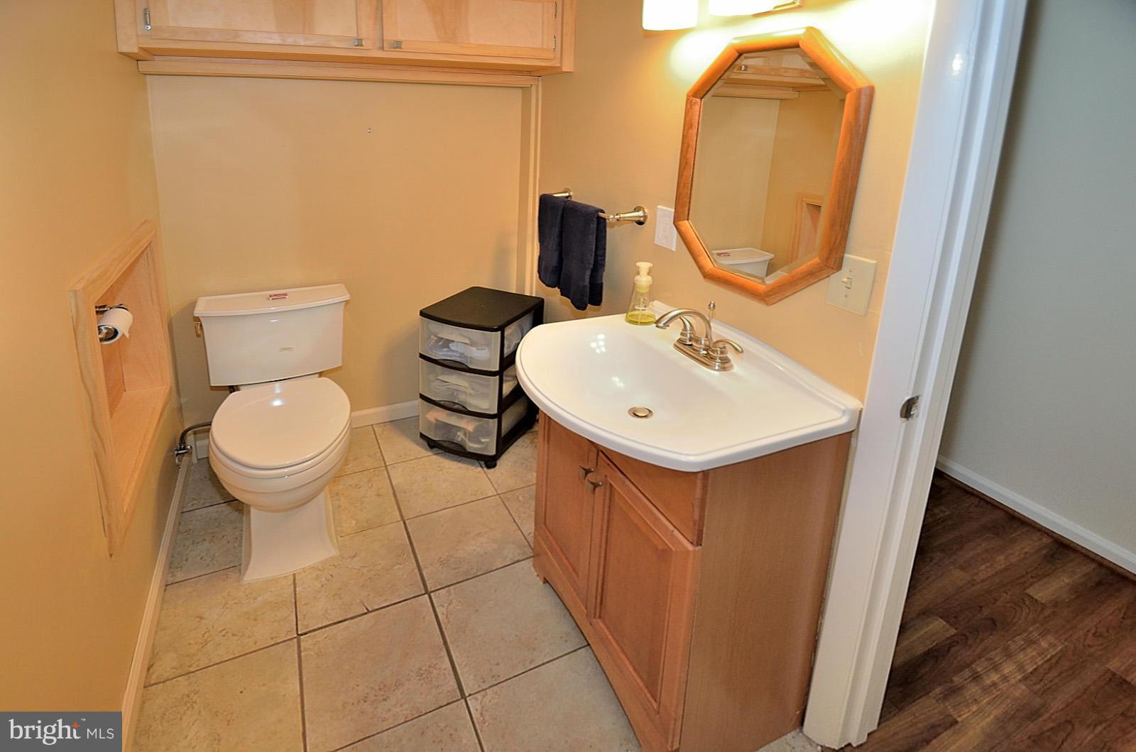 5942 Seabright Road Springfield, VA 22152 - Photo 21 of 24 Bath