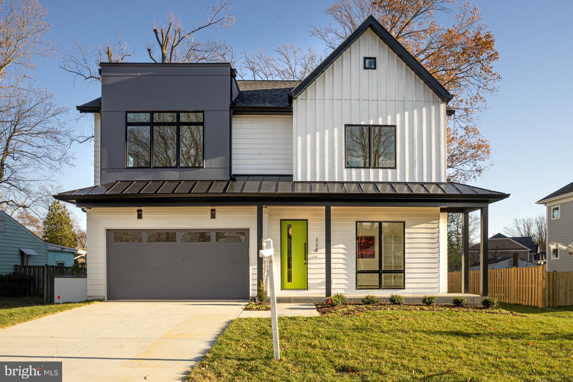 114 Tapawingo Road Southwest Vienna, VA 22180 - Photo 2 of 67 Modern farmhouse - horizontal & vertical siding