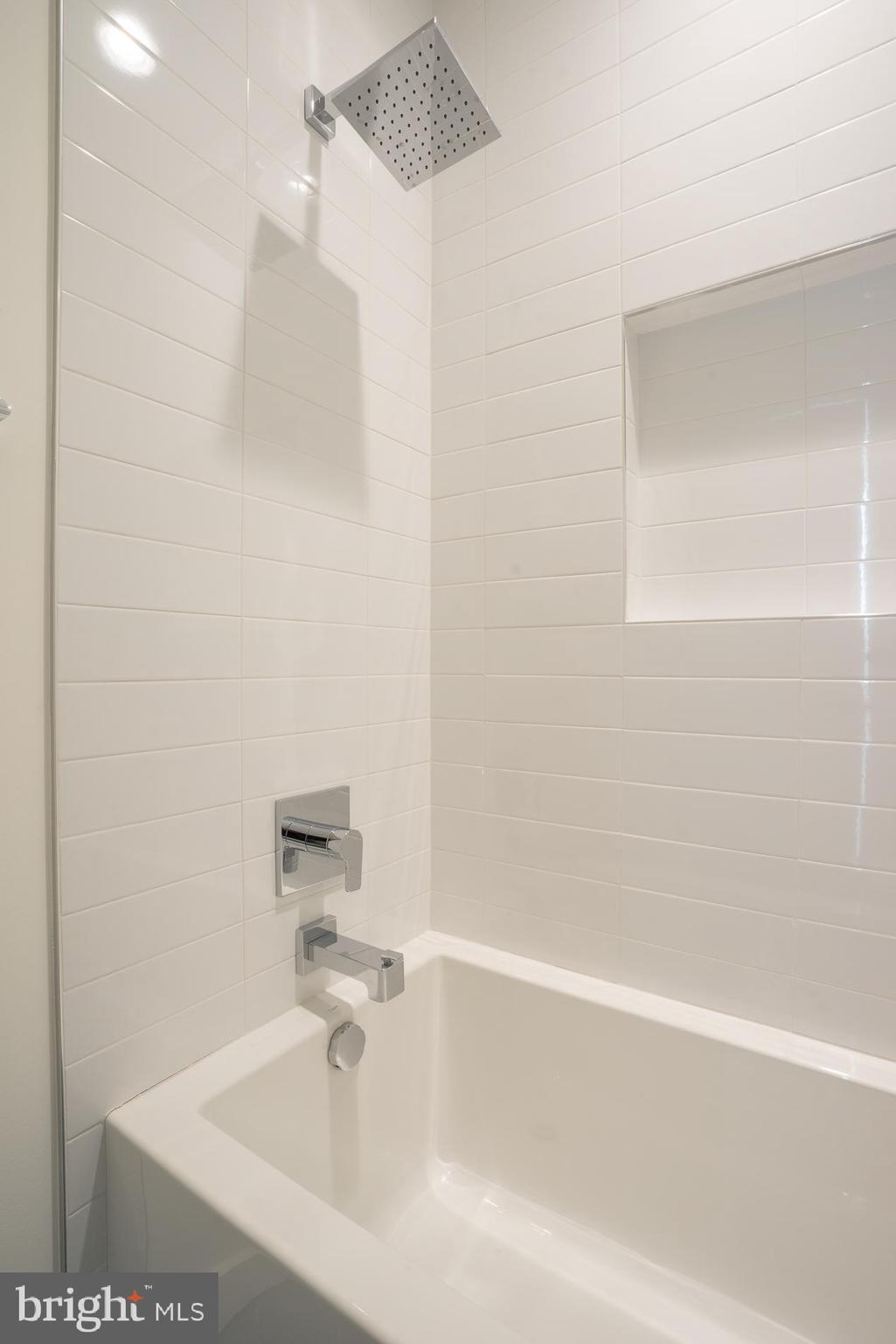 114 Tapawingo Road Southwest Vienna, VA 22180 - Photo 49 of 67 Shared bath, tall square tub, Subway tile