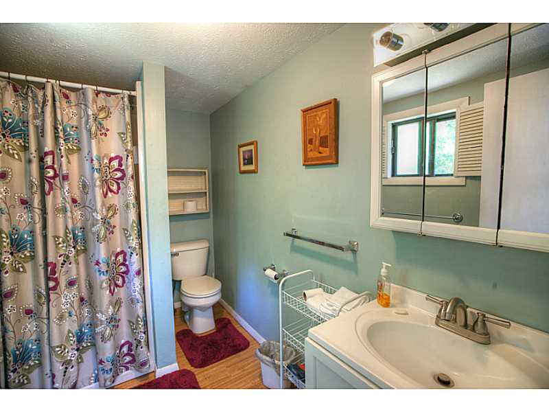 4239 Old Post Road, Unit 10 Charlestown, RI 02813 - Photo 8 of 9 Bathroom.