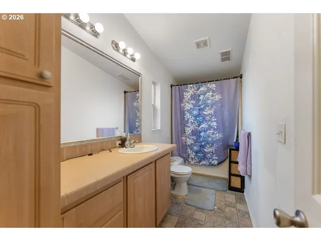 $250,000 | 265 Southeast Grape Avenue, Winston, OR 97496