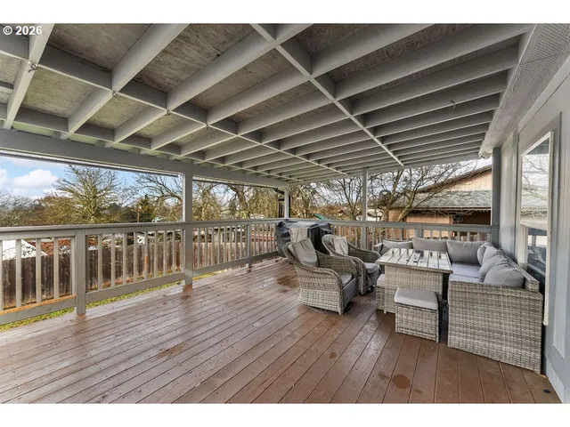 $250,000 | 265 Southeast Grape Avenue, Winston, OR 97496