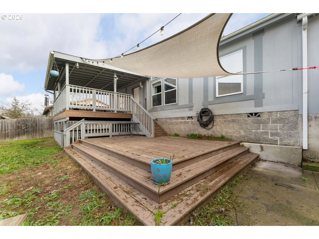 265 Southeast Grape Avenue Winston, OR 97496 - Photo 18 of 31