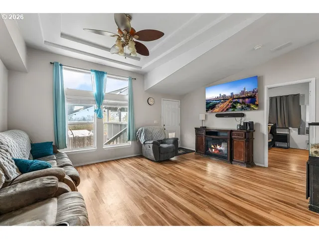 $250,000 | 265 Southeast Grape Avenue, Winston, OR 97496