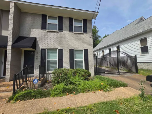 $1,425 | 2106 Harbert Avenue, Memphis, TN 38104
