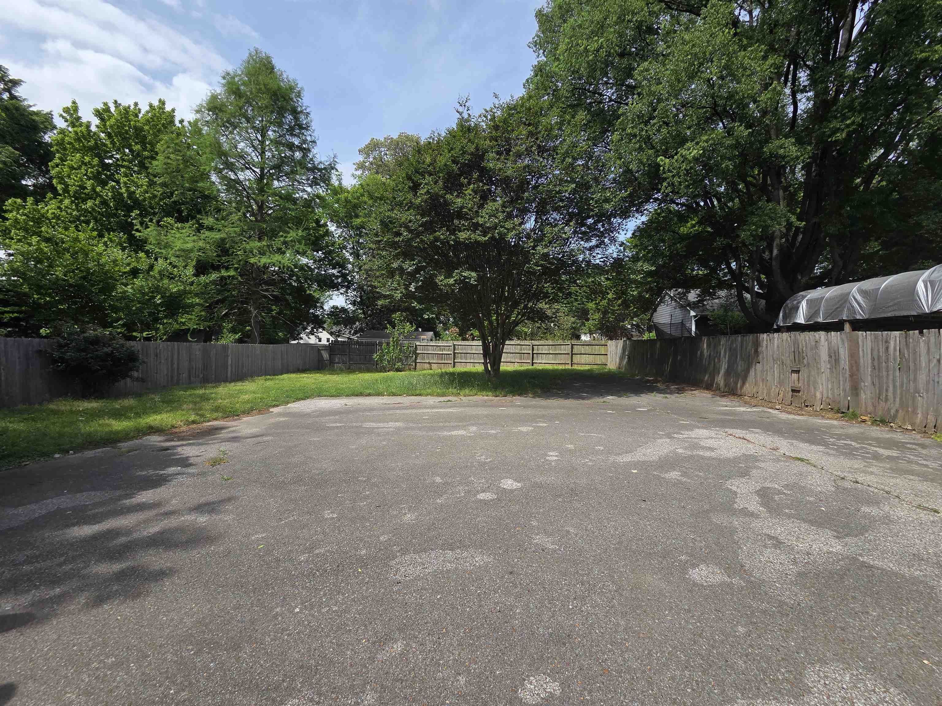 2106 Harbert Avenue Memphis, TN 38104 - Photo 14 of 29