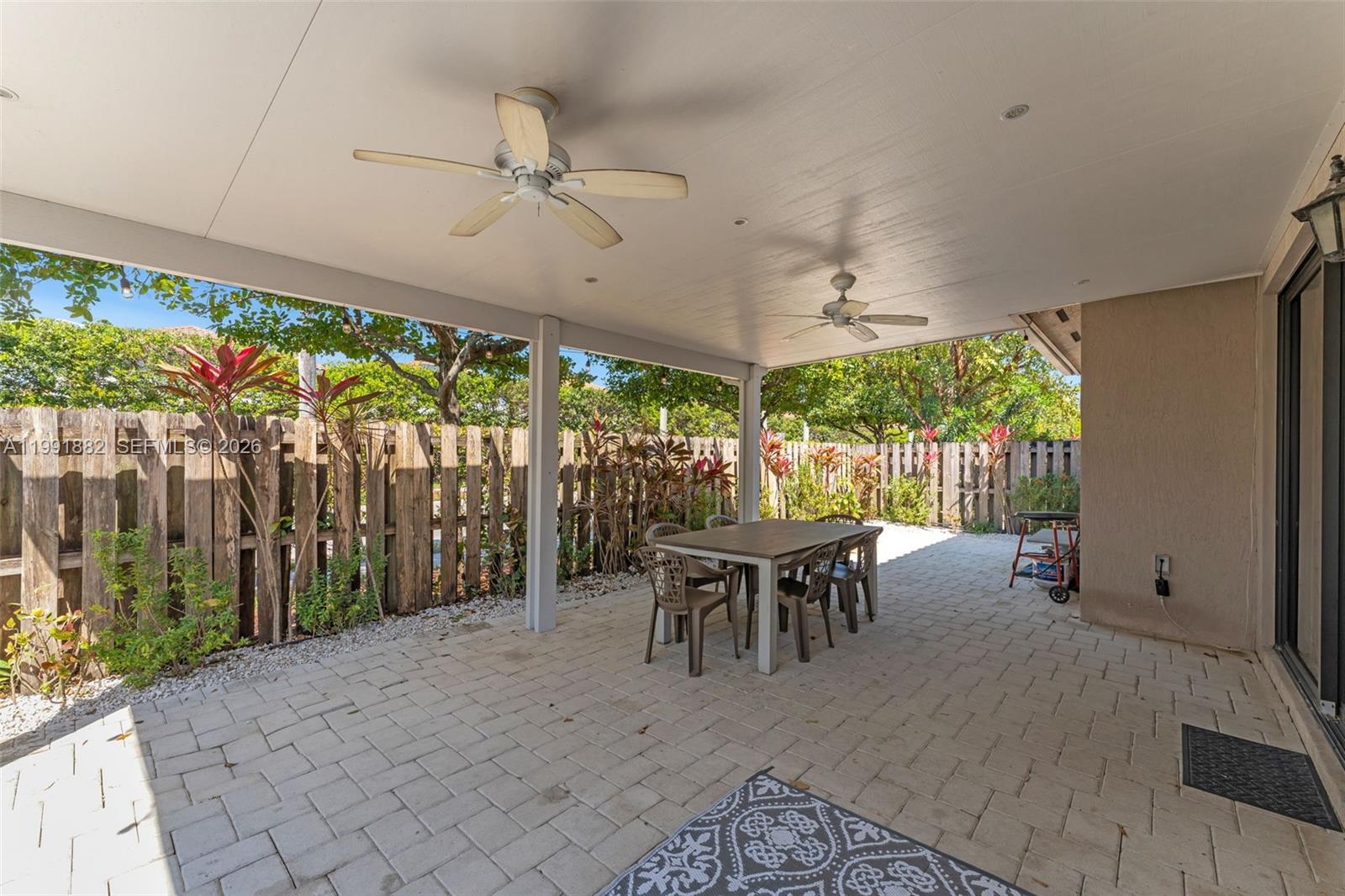 9761 Northwest 9th Street Miami, FL 33172 - Photo 22 of 29