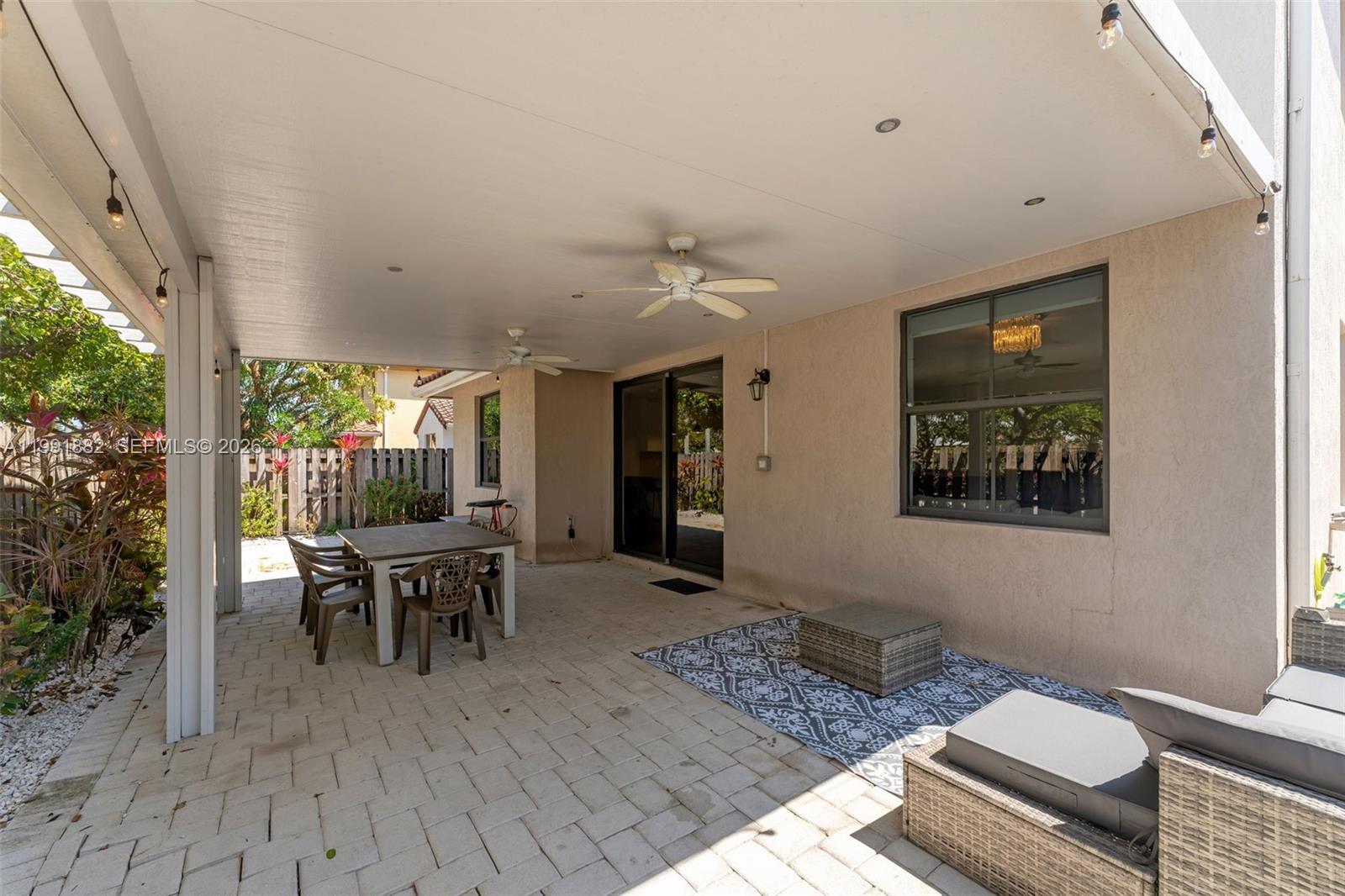 9761 Northwest 9th Street Miami, FL 33172 - Photo 23 of 29