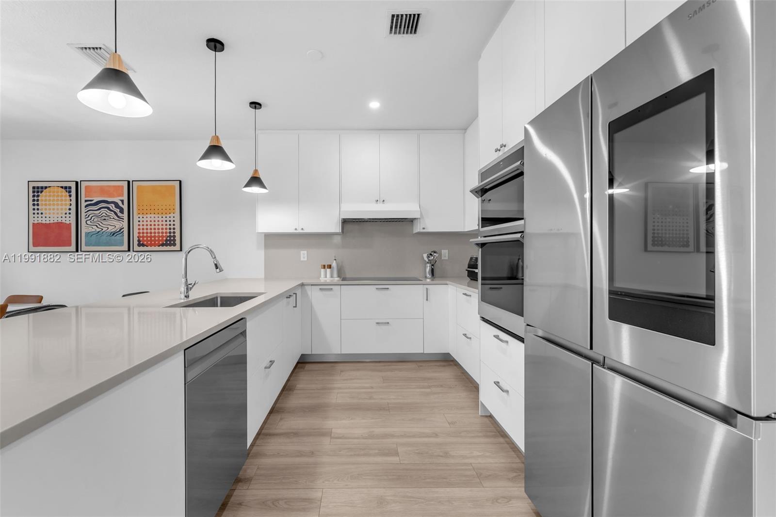 9761 Northwest 9th Street Miami, FL 33172 - Photo 6 of 29