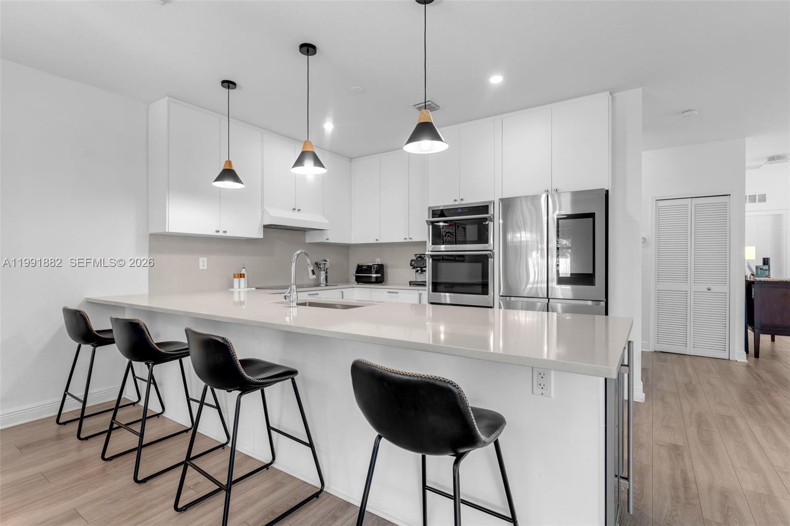 9761 Northwest 9th Street Miami, FL 33172 - Photo 8 of 29