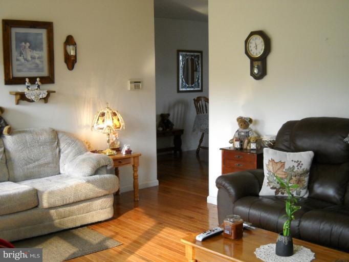 4799 Wentz Road Manchester, MD 21102 - Photo 16 of 17 Living Room