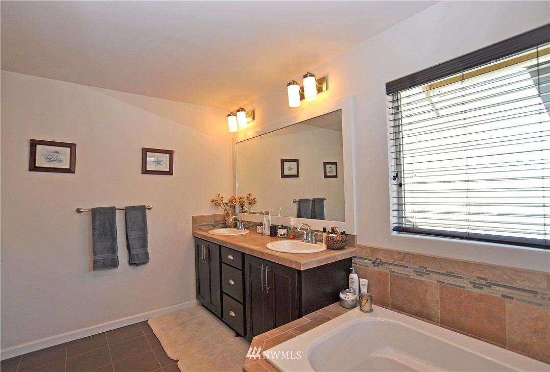 3615 196th Place Southeast Bothell, WA 98012 - Photo 14 of 22 Gallery Image 14