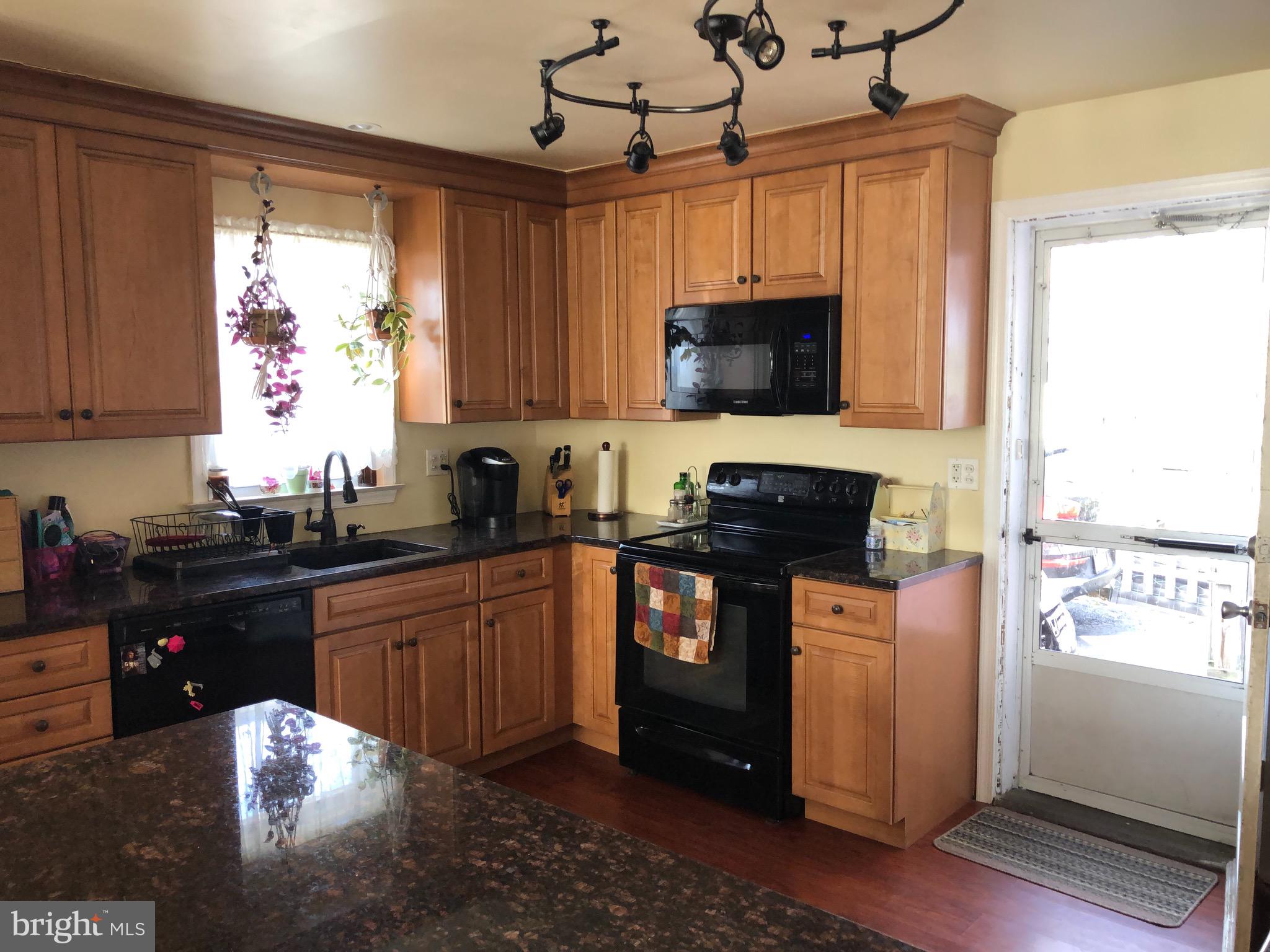 963 Providence Road Springfield, PA 19064 - Photo 12 of 35 Kitchen