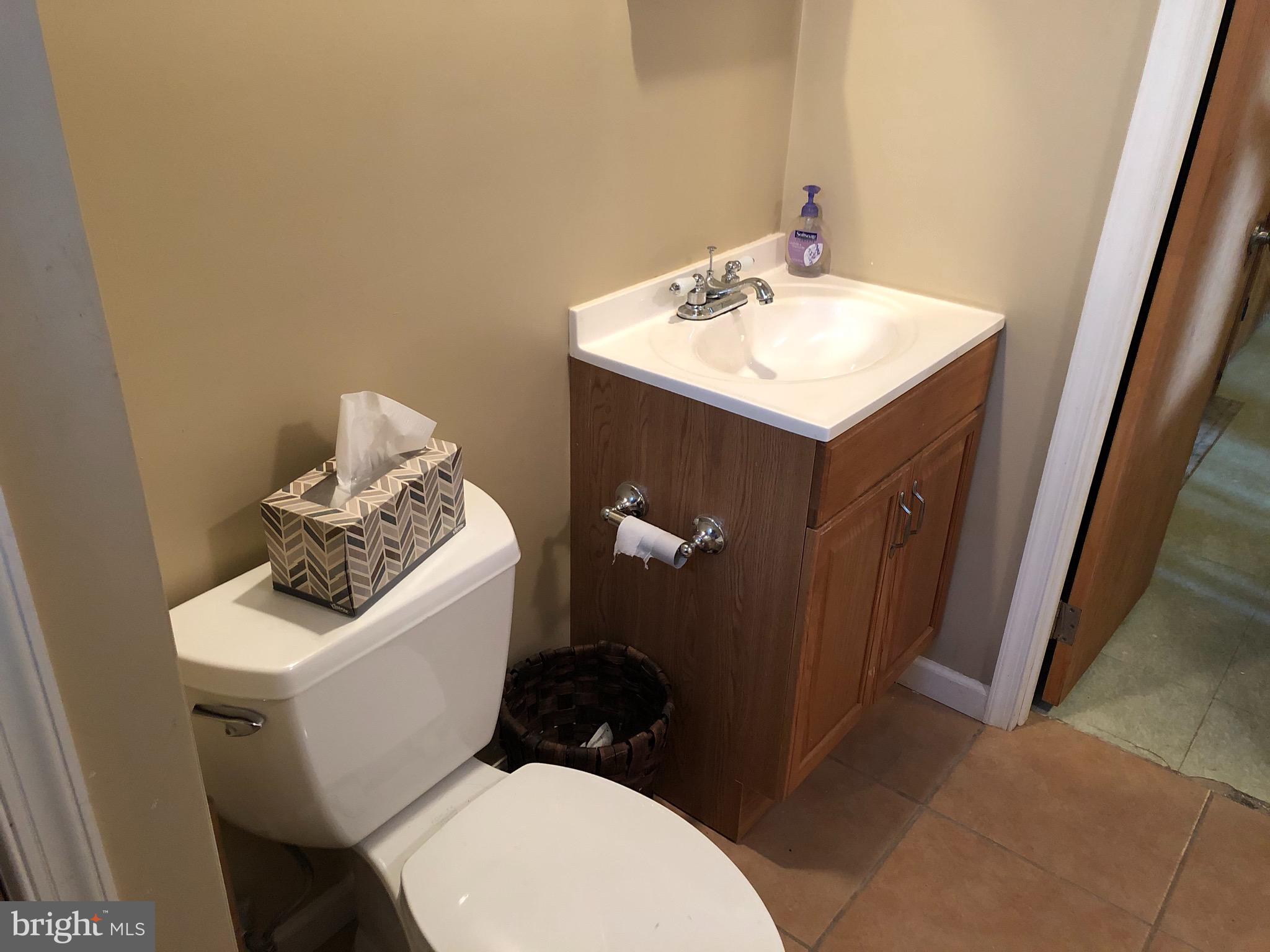 963 Providence Road Springfield, PA 19064 - Photo 21 of 35 Hall Bath