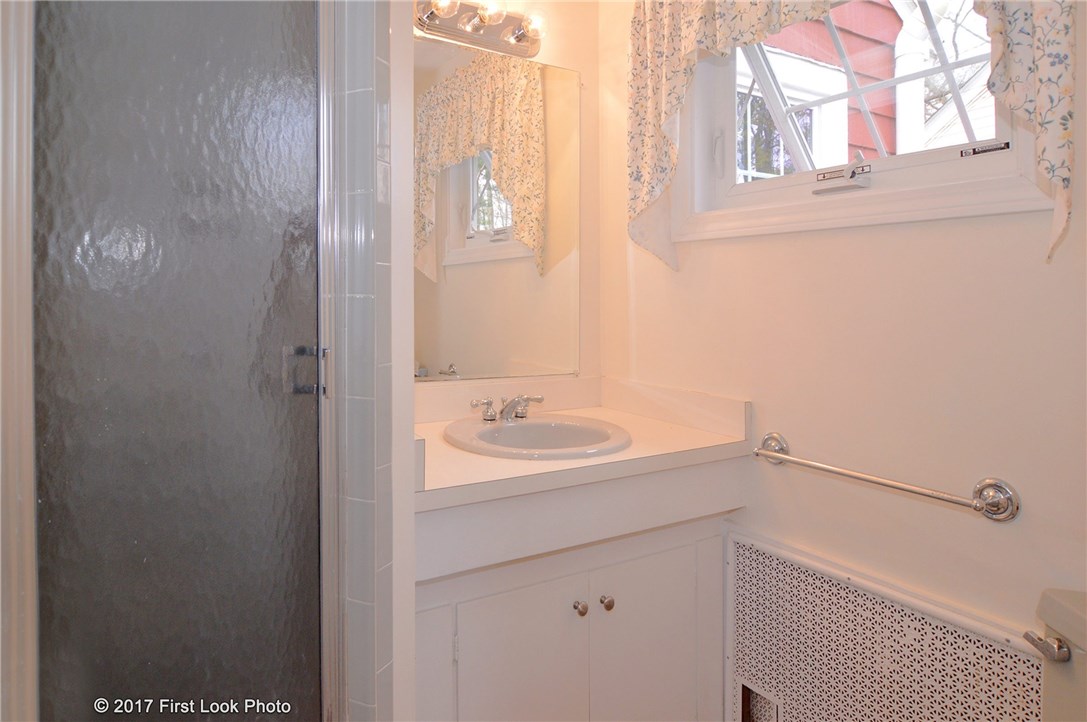 100 King Philip Road Pawtucket, RI 02861 - Photo 36 of 38 Full bath with shower stall