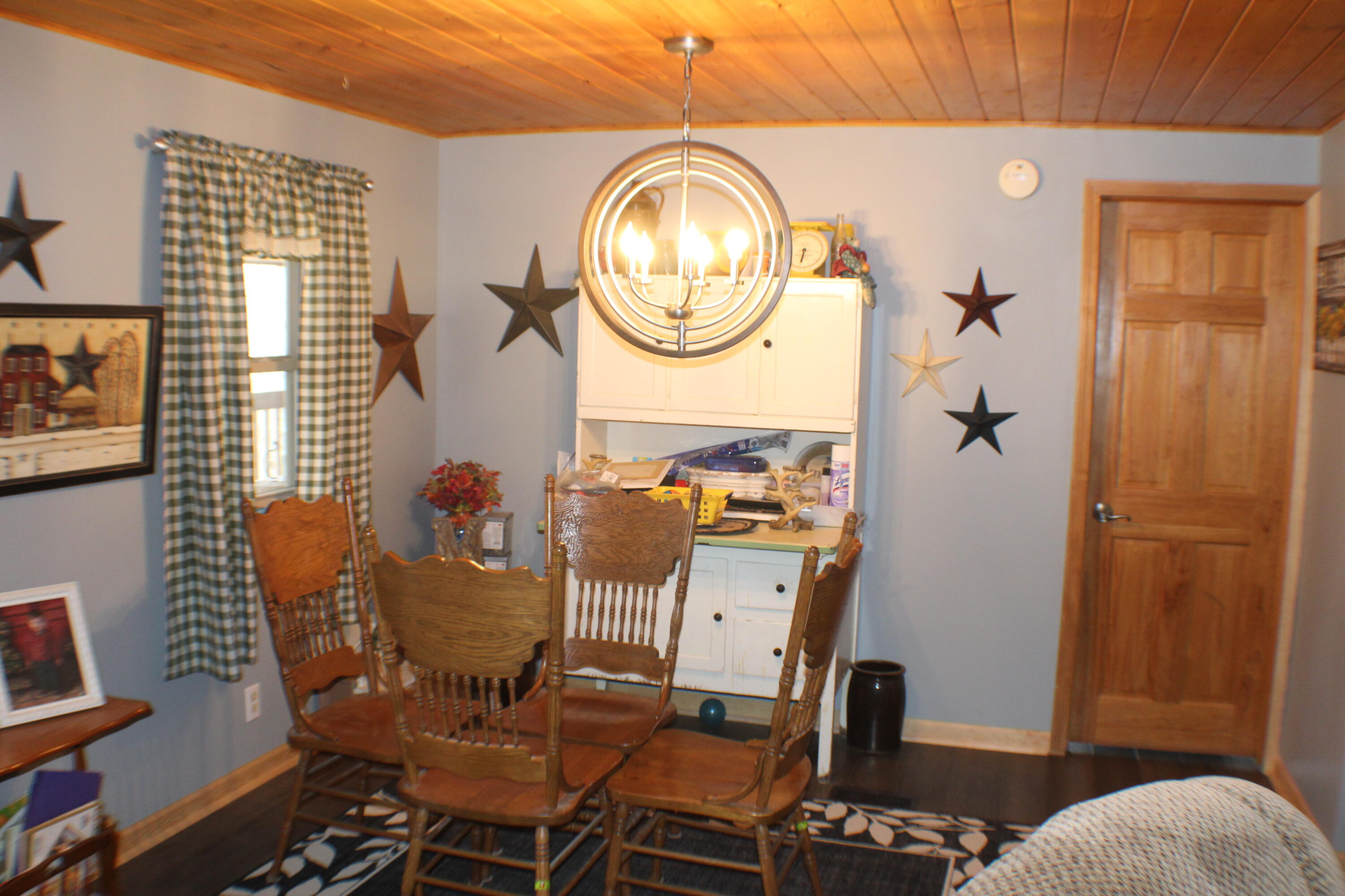 178 Thompson Road Hillsboro, WV 24946 - Photo 12 of 32 Gallery Image 12