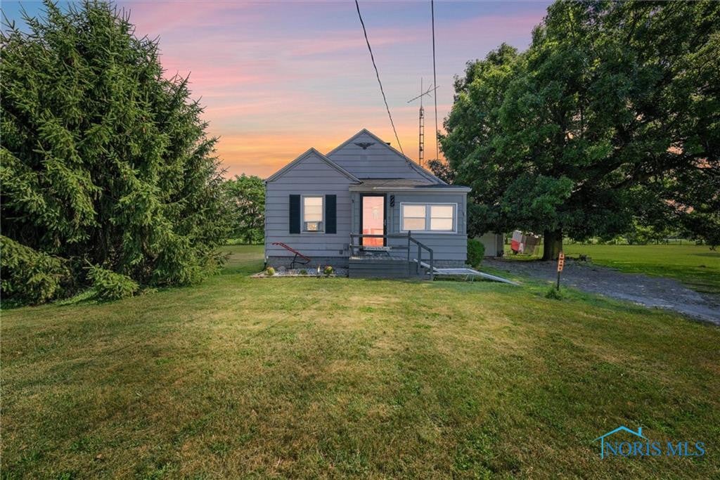 3706 Corduroy Road Oregon, OH 43616 - Photo 2 of 27 Photo 2