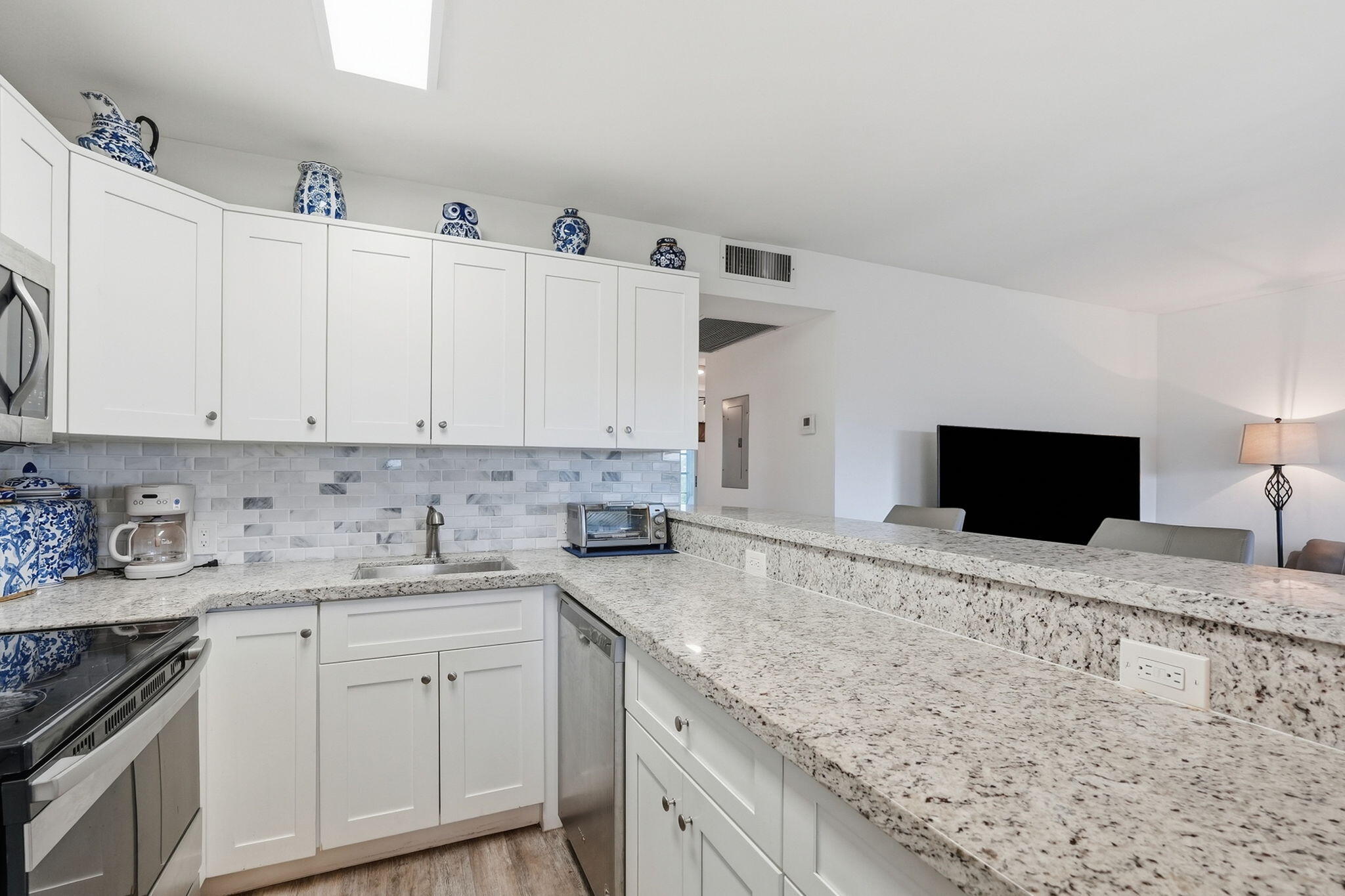 209 Brighton East Boca Raton, FL 33434 - Photo 3 of 37 14-web-or-mls-209_Brighton_E_05978