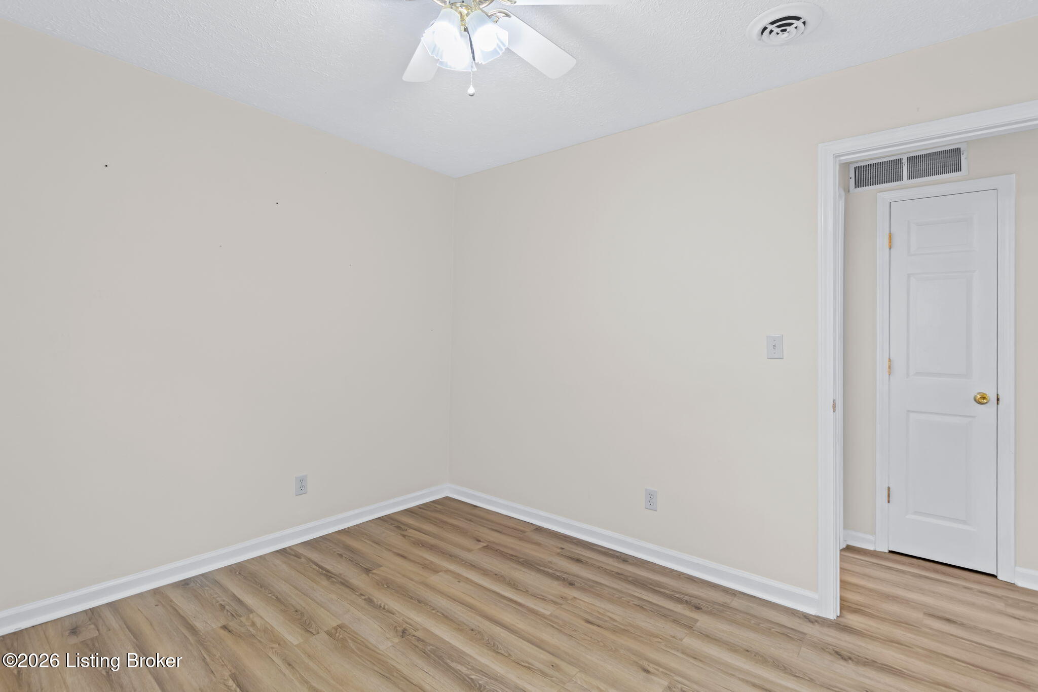 7400 Terry Road Louisville, KY 40258 - Photo 18 of 43 21-web-or-mls-4F0A5046