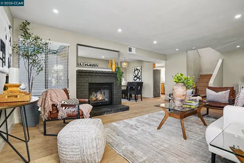 $1,149,000 | 210 Carob Lane, Alameda, CA 94502