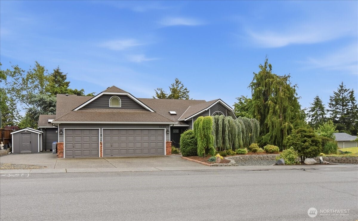 1123 Southwest Kalama Loop Oak Harbor, WA 98277 - Photo 30 of 34